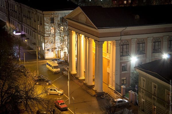 В Тверской библиотеке состоялась презентация книг победителей Первой Литературной мастерской Сергея Лукьяненко